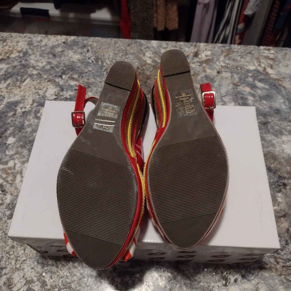 NIB Red Wedges - Picture 3 of 3